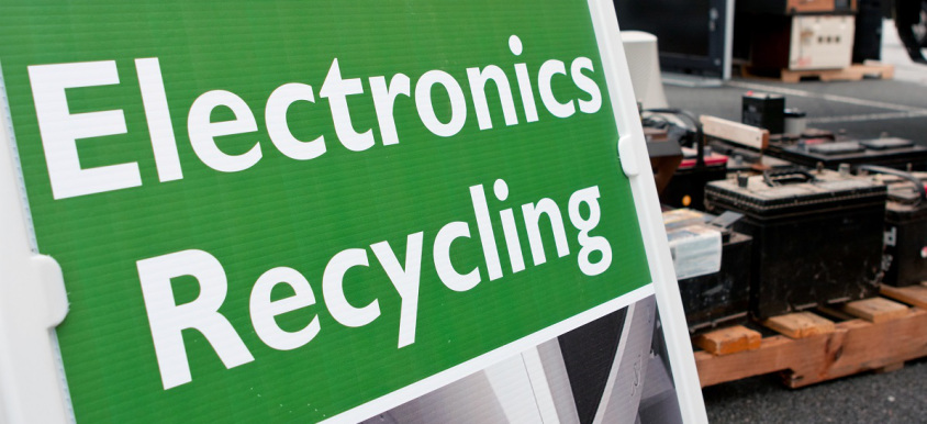 These 16 stores will reward you for recycling old phones, clothes and more