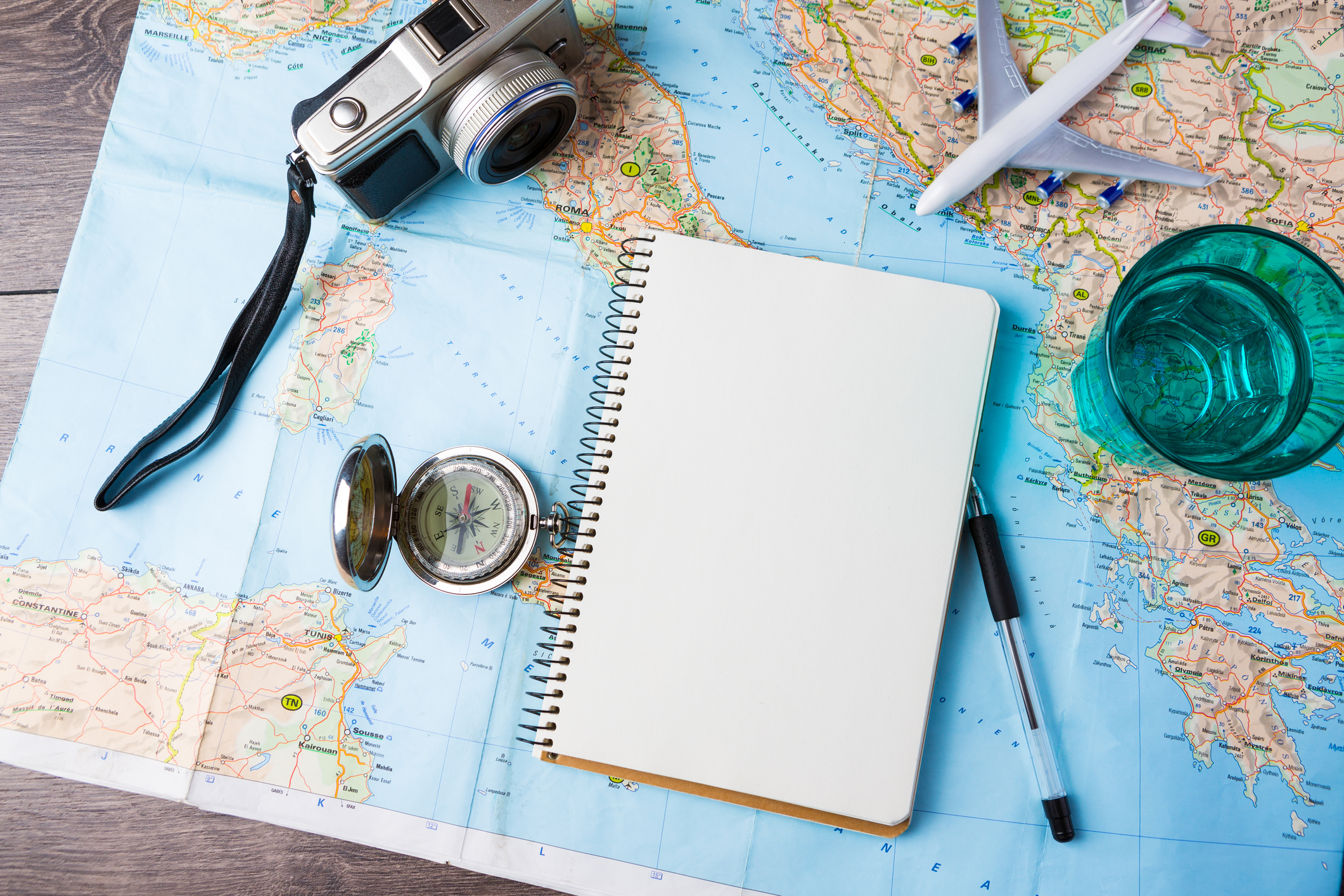 14 inexpensive & essential items to bring on your trip