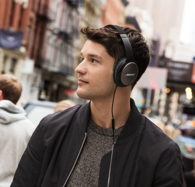 Bose QuietComfort 25 acoustic noise-canceling headphones for $129