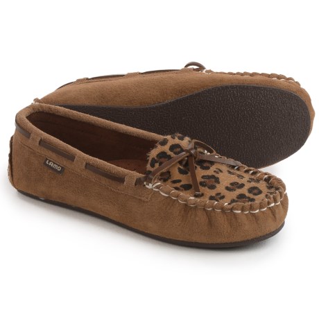 Save up to 89% on women’s shoes at Sierra Trading Post