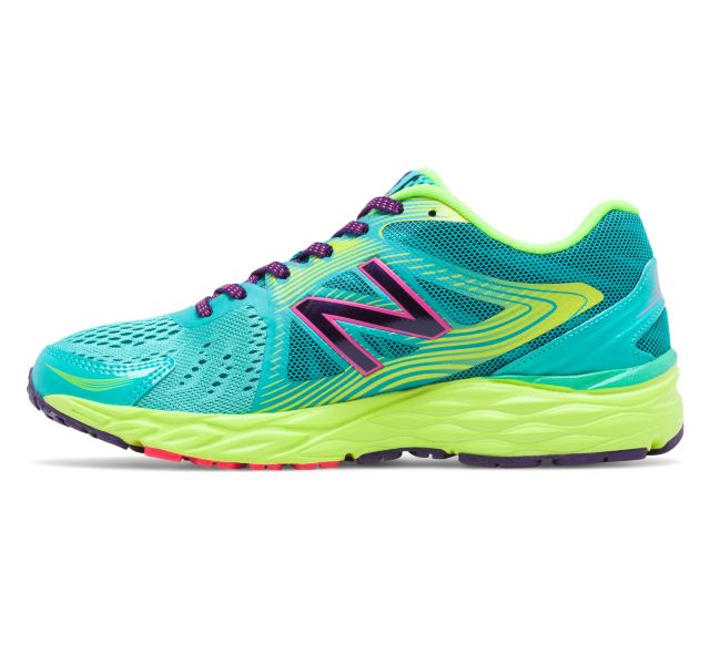 Today only: Women’s New Balance 680 athletic shoes for $40, free shipping