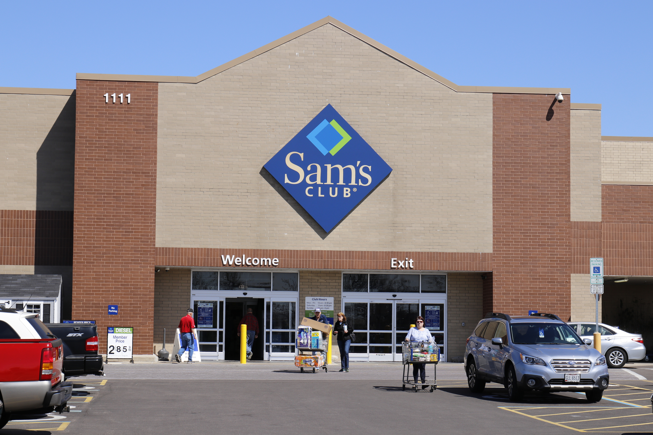 New Sam’s Club members: Get a free slice of pizza and drink