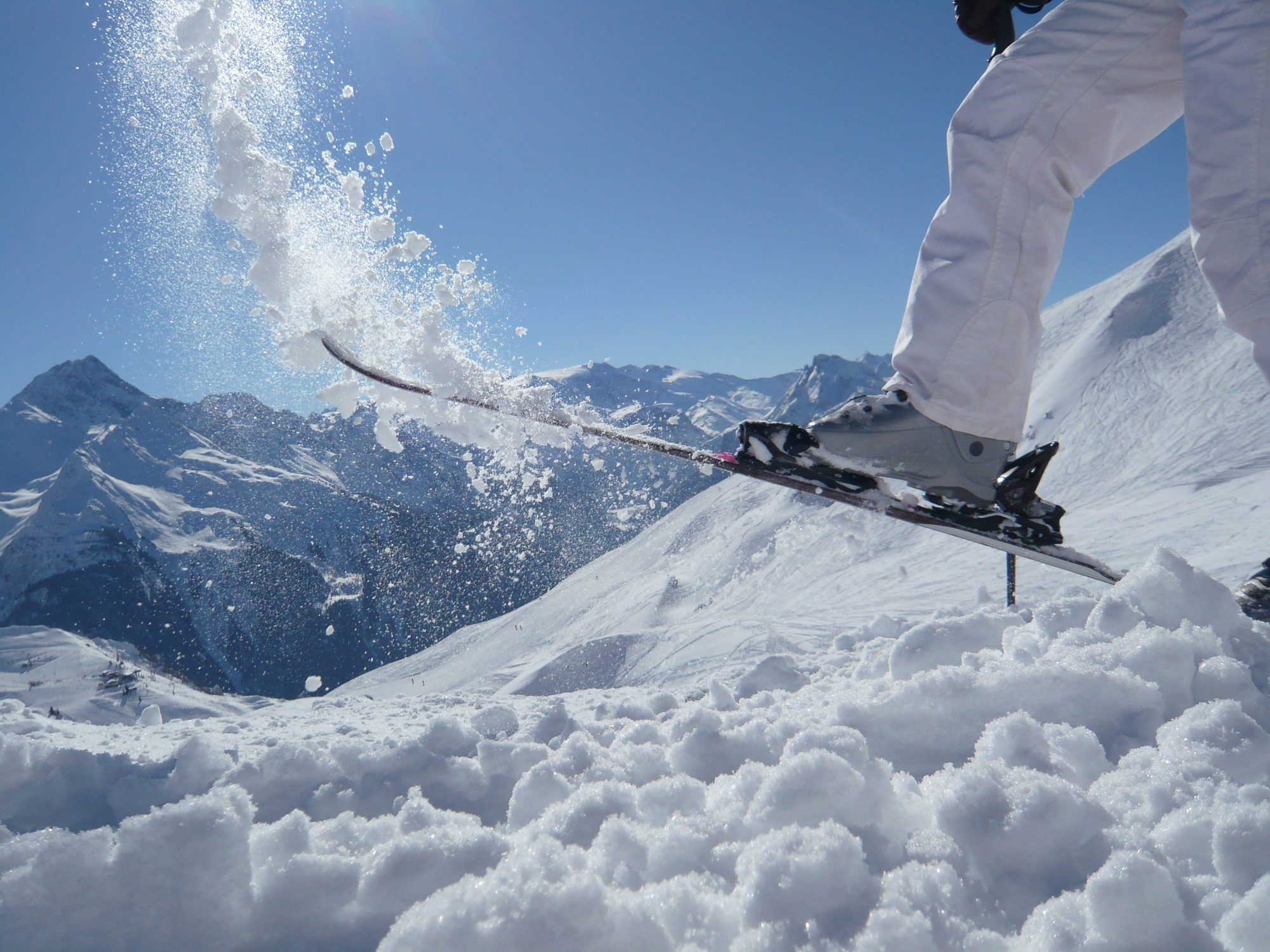 Get a $300 Delta Air Lines gift card when you book select Park City, Utah ski resorts!