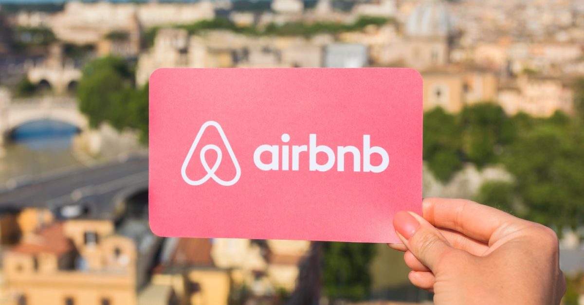 Get a $15 bonus when you buy a $100 Airbnb eGift card