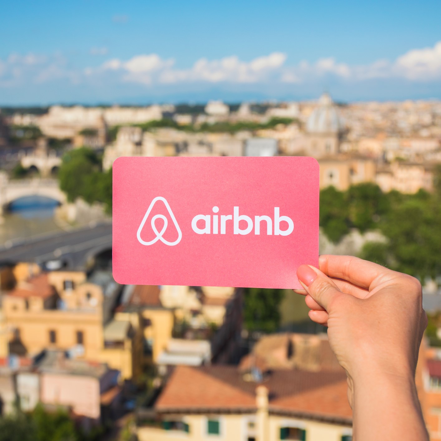 Get a $15 bonus when you buy a $100 Airbnb eGift card