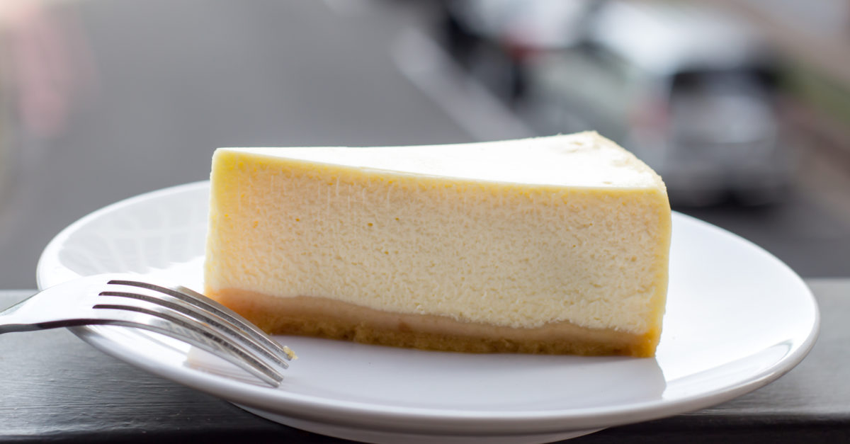National Cheesecake Day: 6 great cheesecake deals & freebies today!