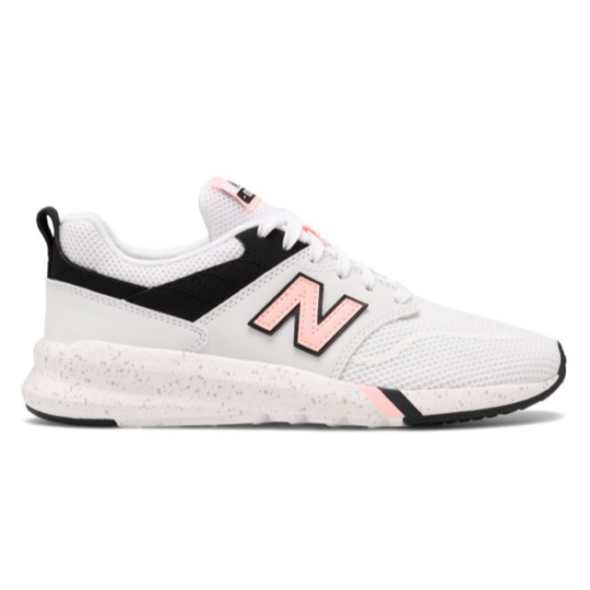 Today only: Women’s 009 New Balance retro sneakers for $27