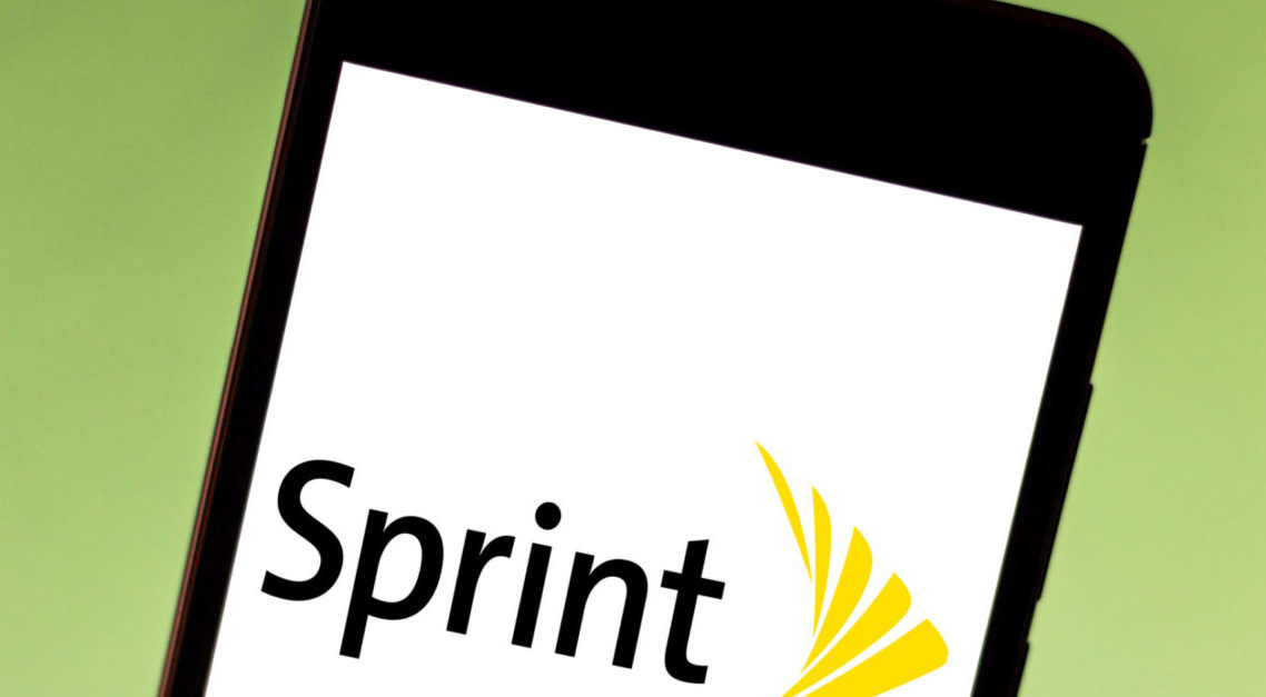 Sprint customers: Add a line of unlimited service for FREE