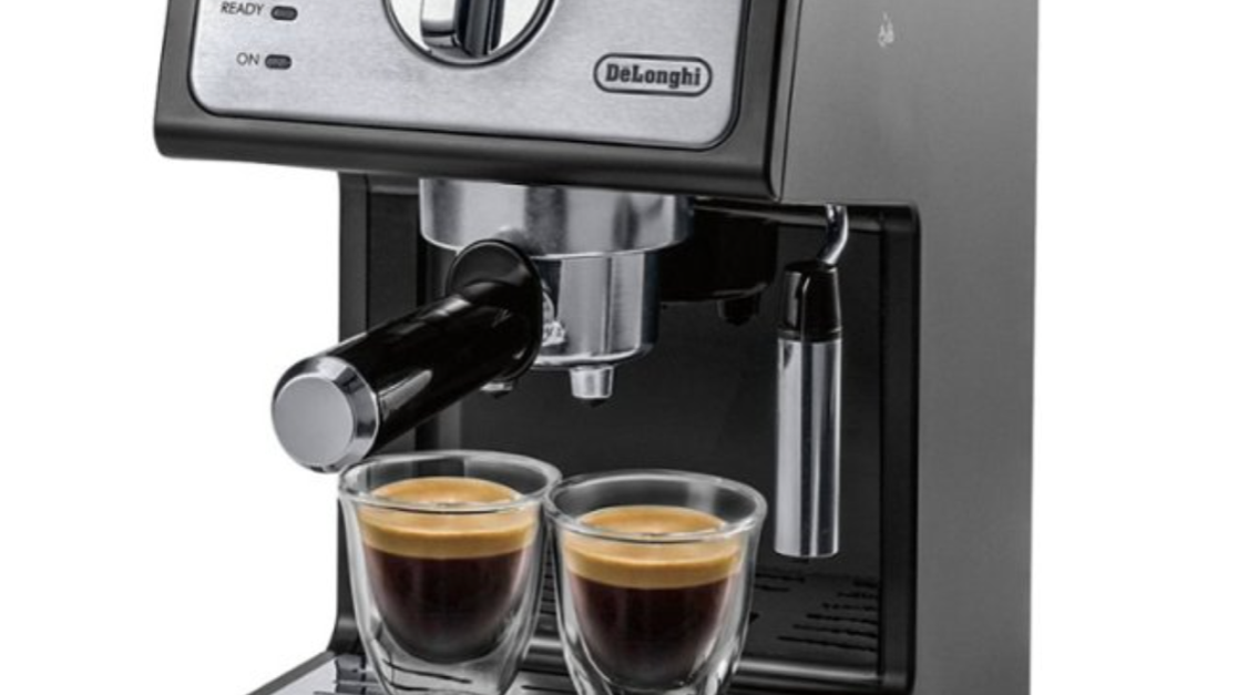 De’Longhi espresso machine with 15 bars of pressure for $100
