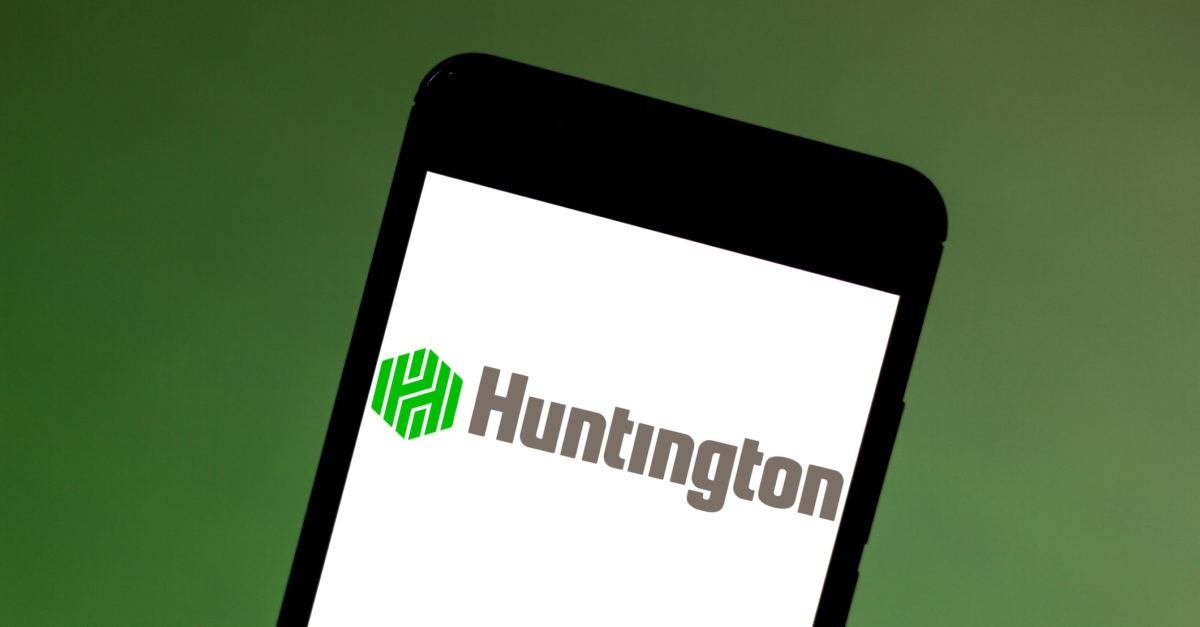 Earn up to $300 when you open a new Huntington checking account