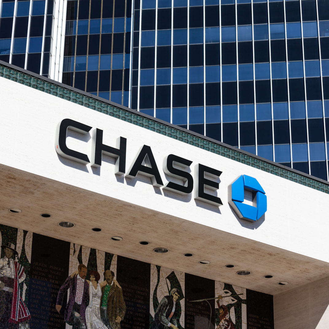 Earn 300 when you open a Chase Business Complete checking account