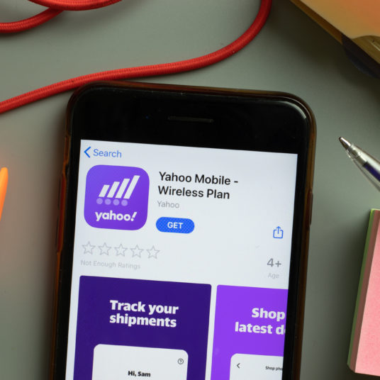 Yahoo Mobile: Get a $300 Prepaid Mastercard Virtual Account when you switch