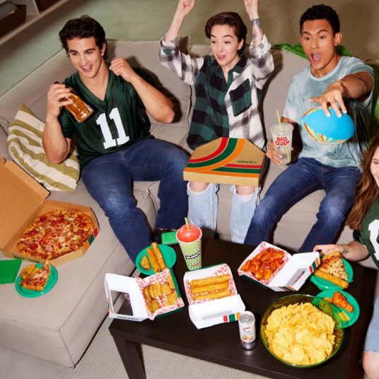 7Eleven: Get a FREE large pizza for the Big Game