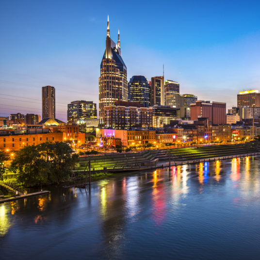 Nashville hotel with breakfast and cocktails included from $109 per night