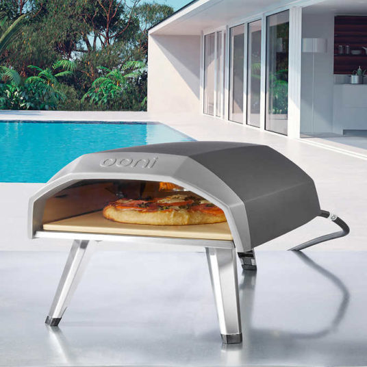 Costco members: Ooni gas-powered pizza oven and pizza peel for $330