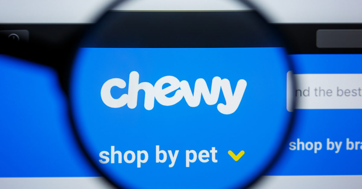 Get a $30 gift card when you spend $100 at Chewy