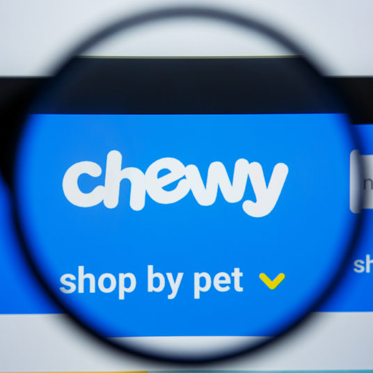 Get a $30 gift card when you spend $100 at Chewy