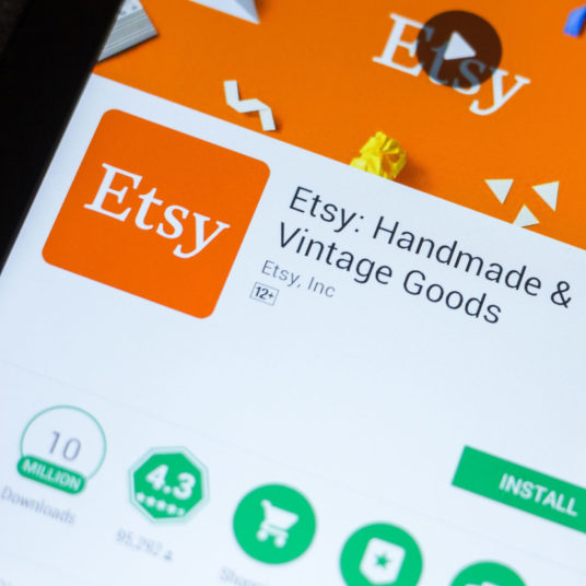 Etsy: Save up to 60% for the Cyber Week Event