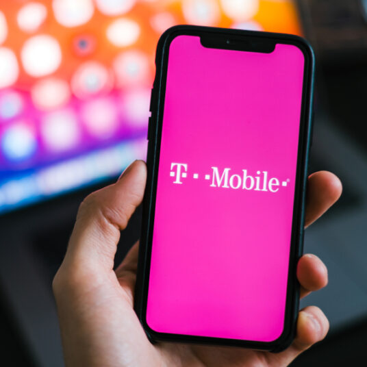 T-Mobile customers: Get 1 year of Paramount+