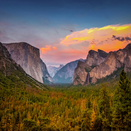 2-night stay at a Yosemite chalet for $279