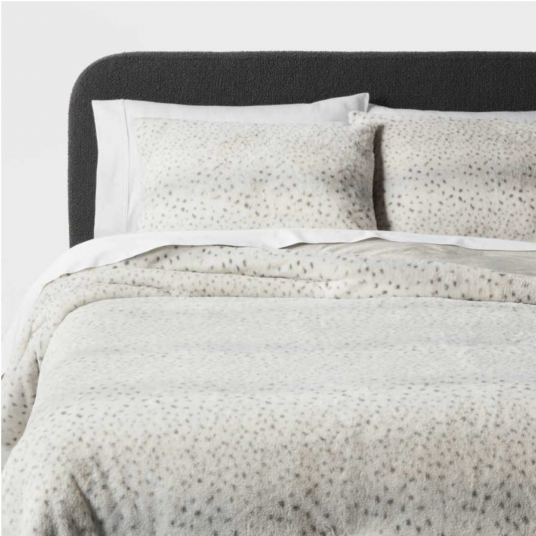 Today only: Take 30% off Threshold faux fur bedding