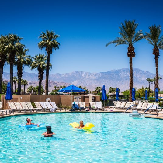 Palm Springs hotel deals: Get FREE nights & more